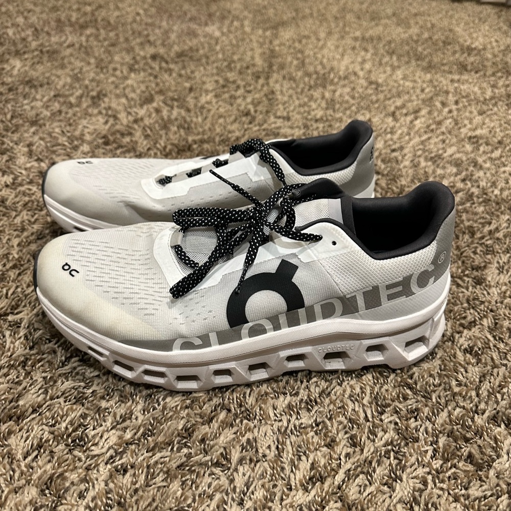 On cloudtech men’s shoes - like new size 11.5